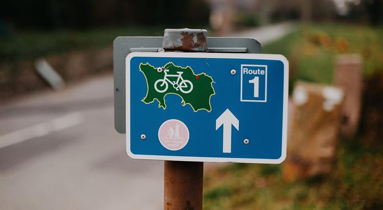 Cycle path sign